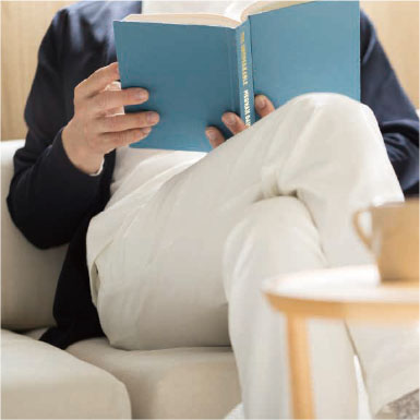 読書をする人