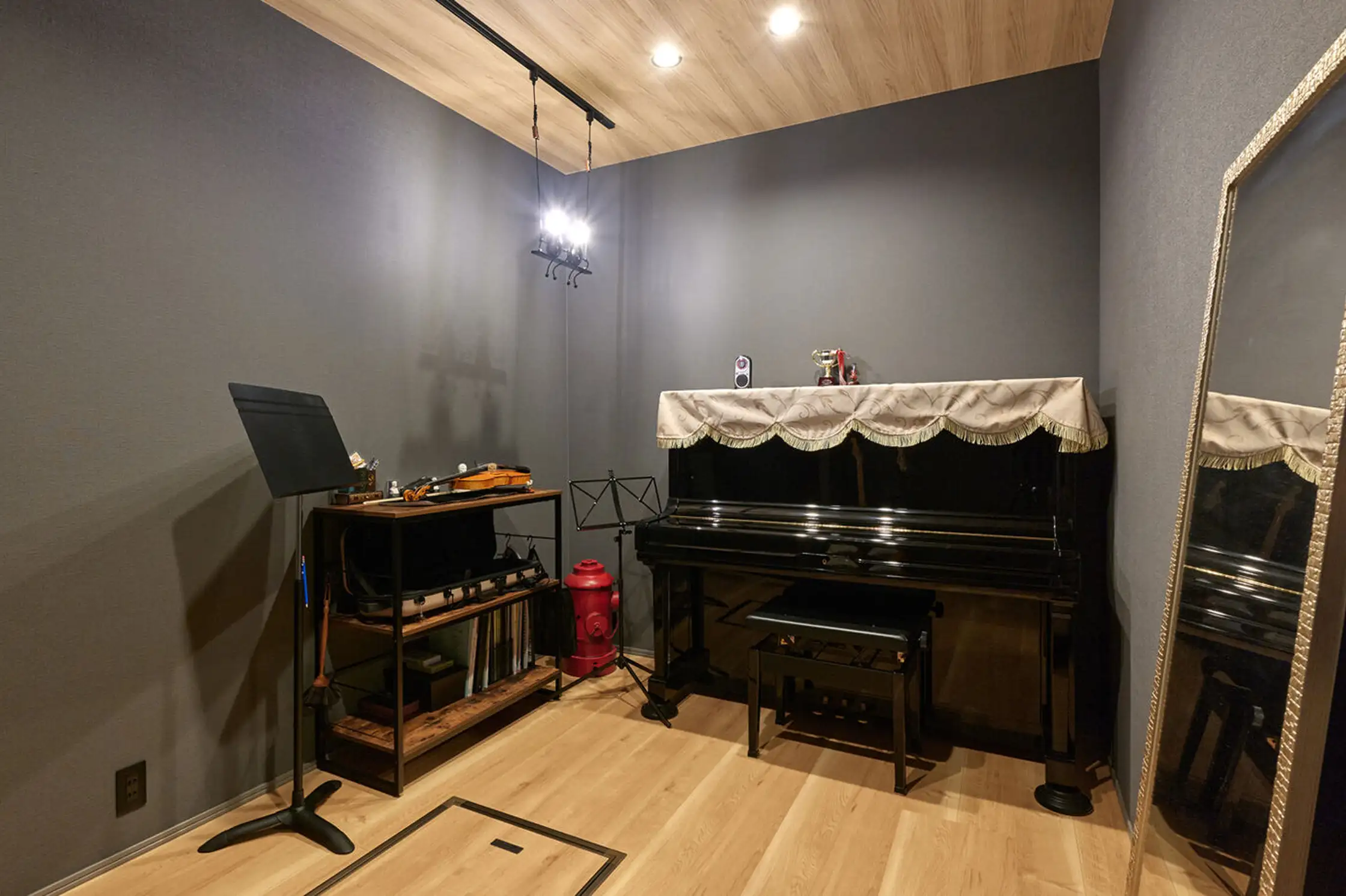 ピアノ、バイオリン、ギターを演奏するための気密性の高い音楽室