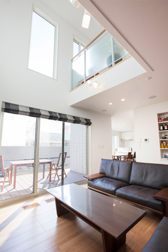 吹き抜けのあるリビング