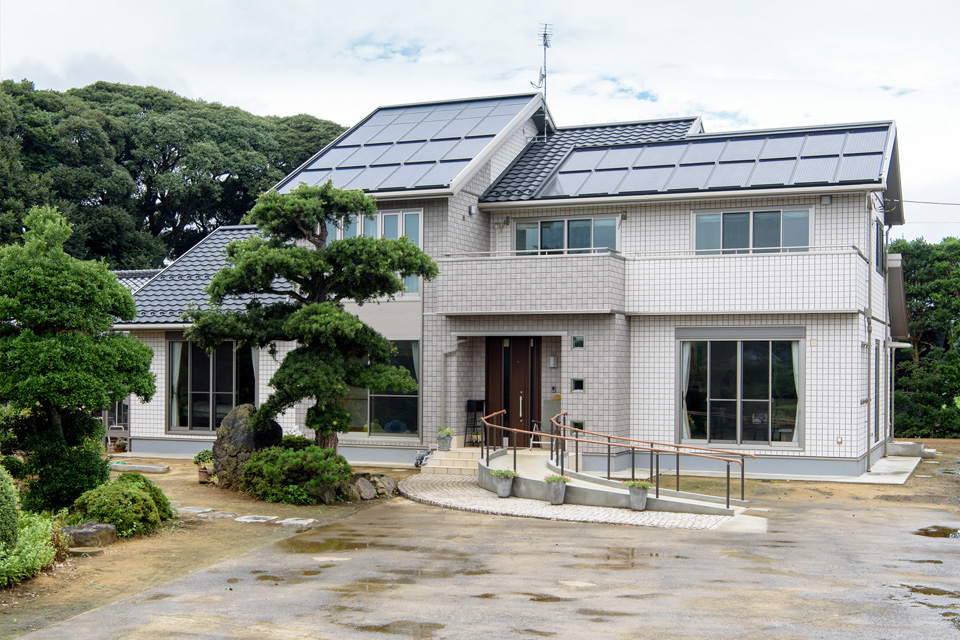 切妻屋根の家の外観