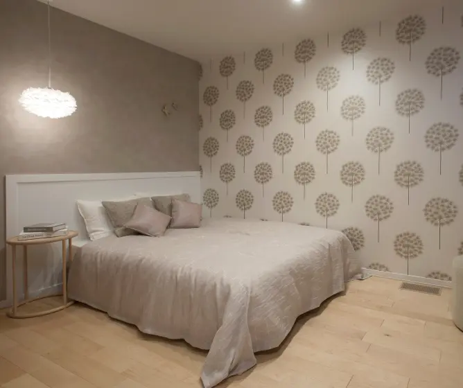 ベージュカラーでまとめた寝室