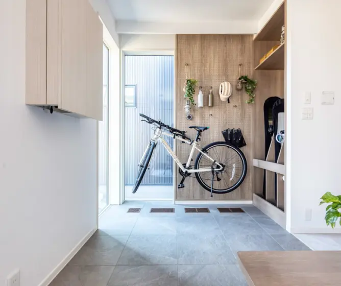 家族用玄関に設けた手洗い