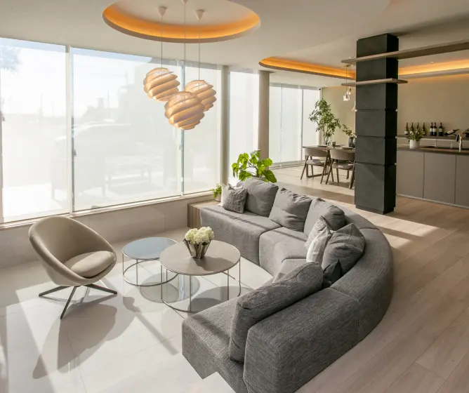 キッチンを中心としたL型のLDK