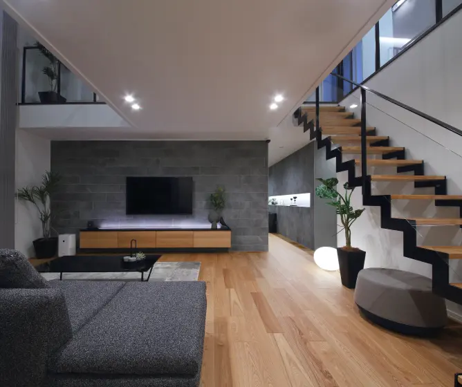 スケルトン階段があるリビング