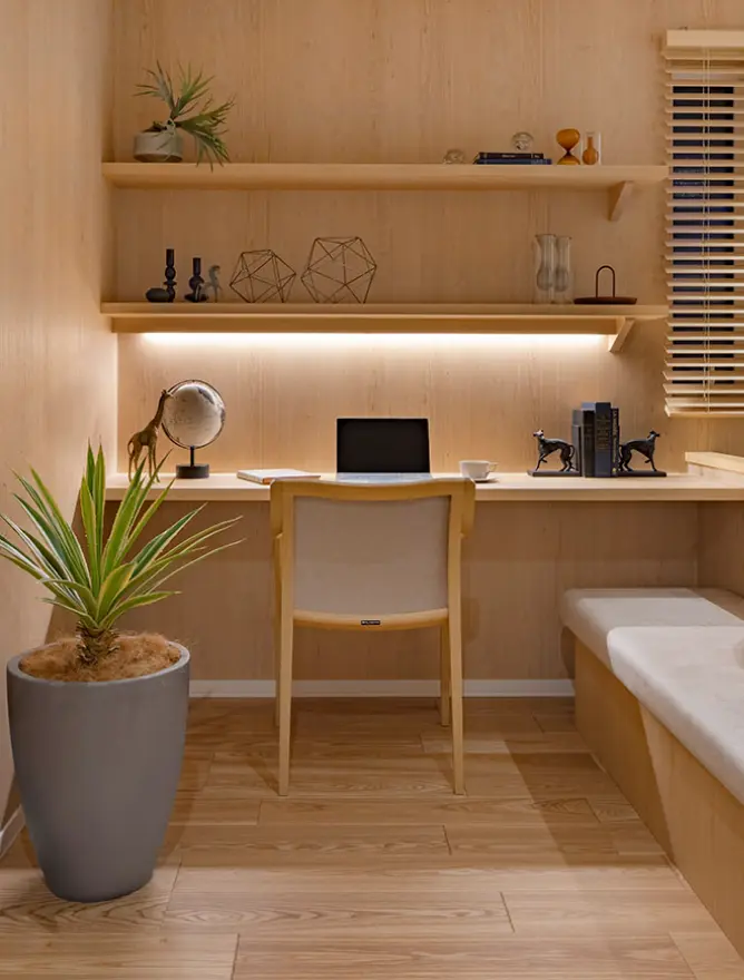 腰壁で区切った半個室タイプの書斎