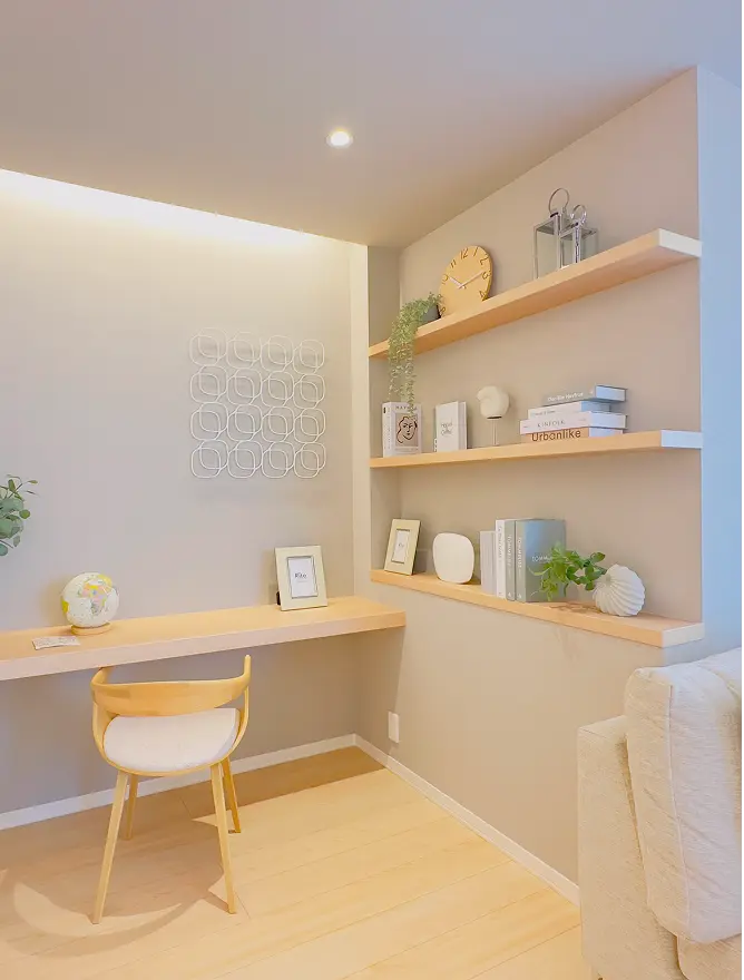 リビングの一角にあるオープンタイプの書斎