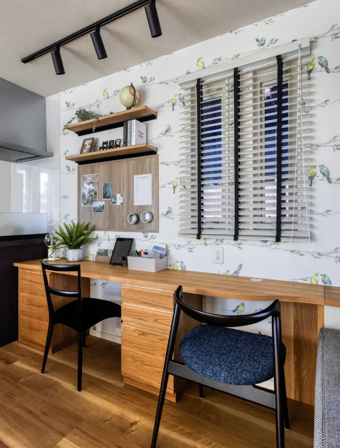 ダイニング横に設けたオープンタイプの書斎