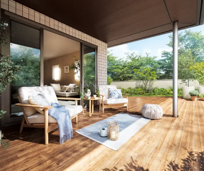 大きな屋根のあるテラス