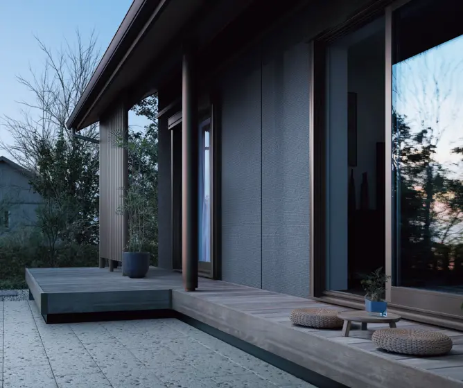 夕暮れの軒下空間