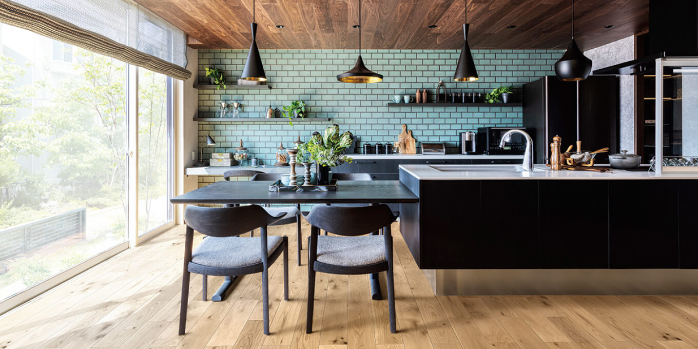 カフェヴィンテージのスタイルに合う気取らないラフさのある部屋