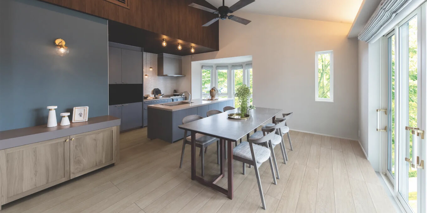 グレイッシュモダンのスタイルに合う上品な部屋