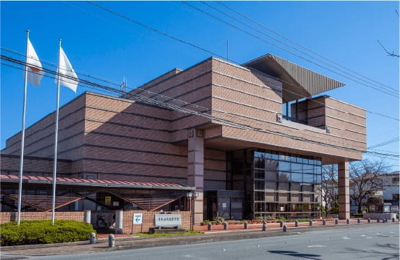 東松山市立図書館