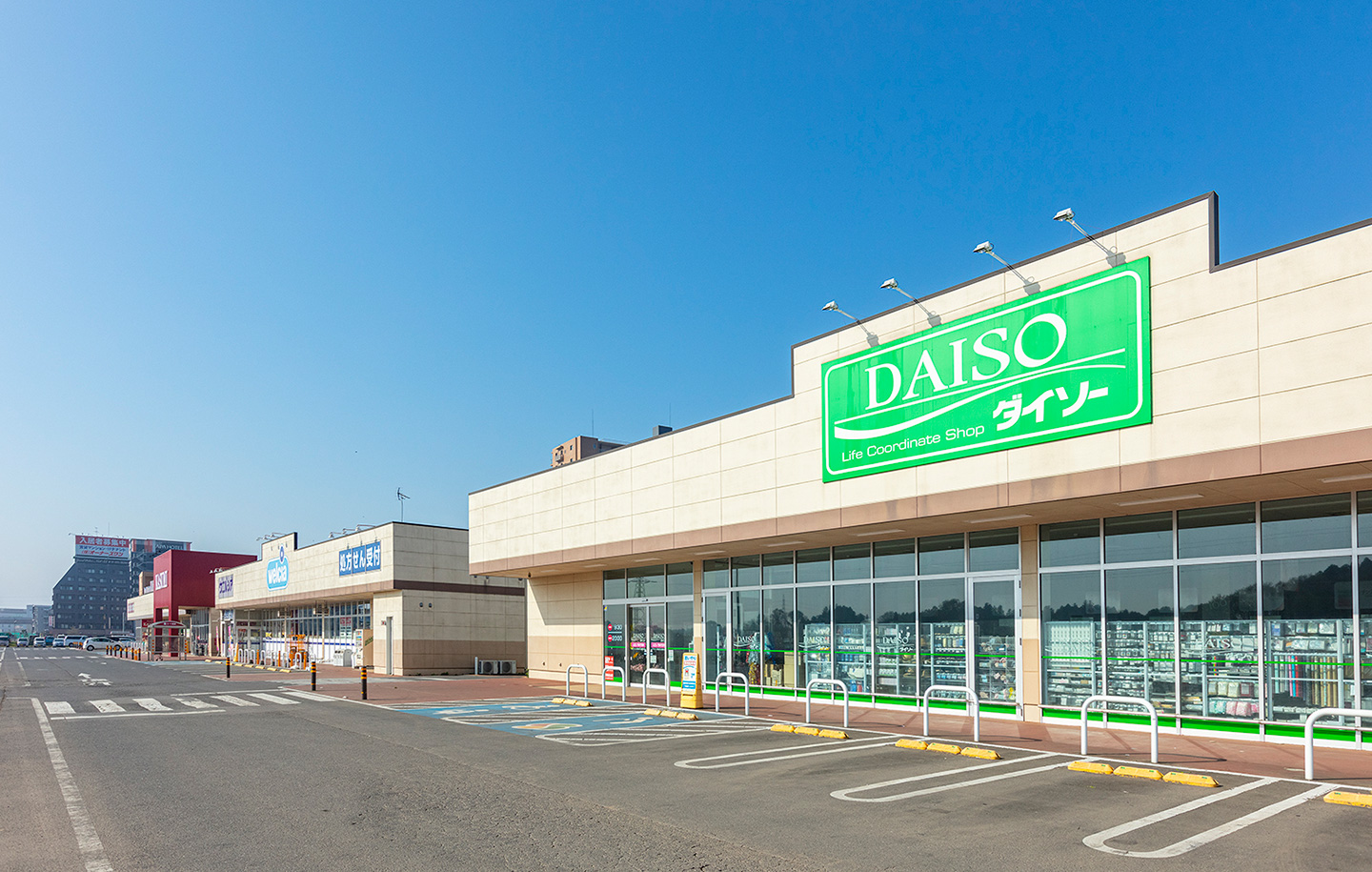 DAISO ピアシティ万博記念公園駅前店