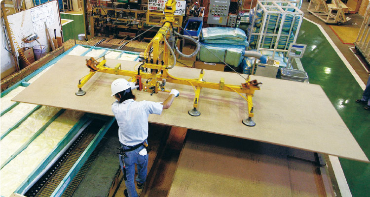 熟練の職人による作業